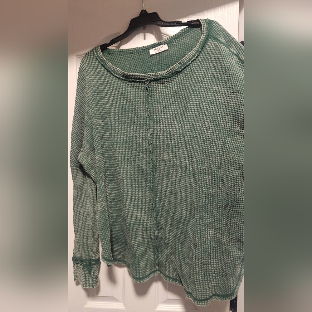 Zenana Mineral Wash Waffle Oversized Cut Edge Top in A green shade. SIZE MEDIUM - Picture 6 of 9
